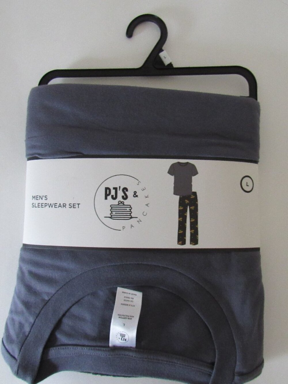 BRAND NEW MEN'S PAJAMA SET SIZE LARGE